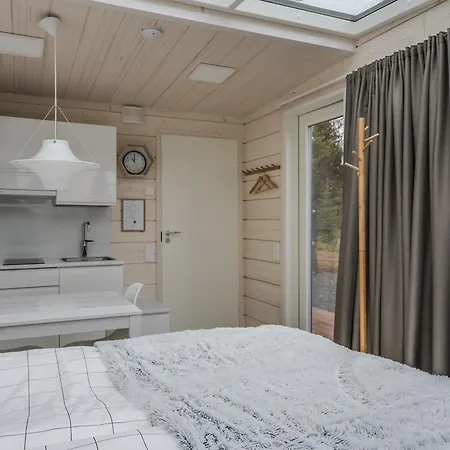 リゾート Iisakki Glass Village