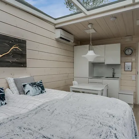 リゾート Iisakki Glass Village クーサモ